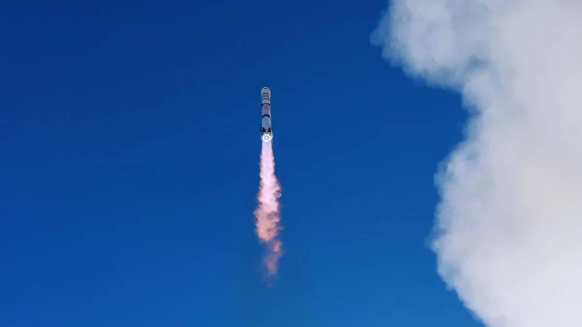 Foguete reutilizável chinês explode em primeiro teste orbital